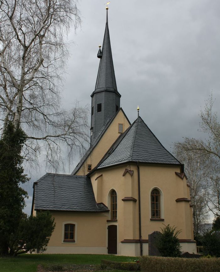 Kirche Wernsdorf von vorne